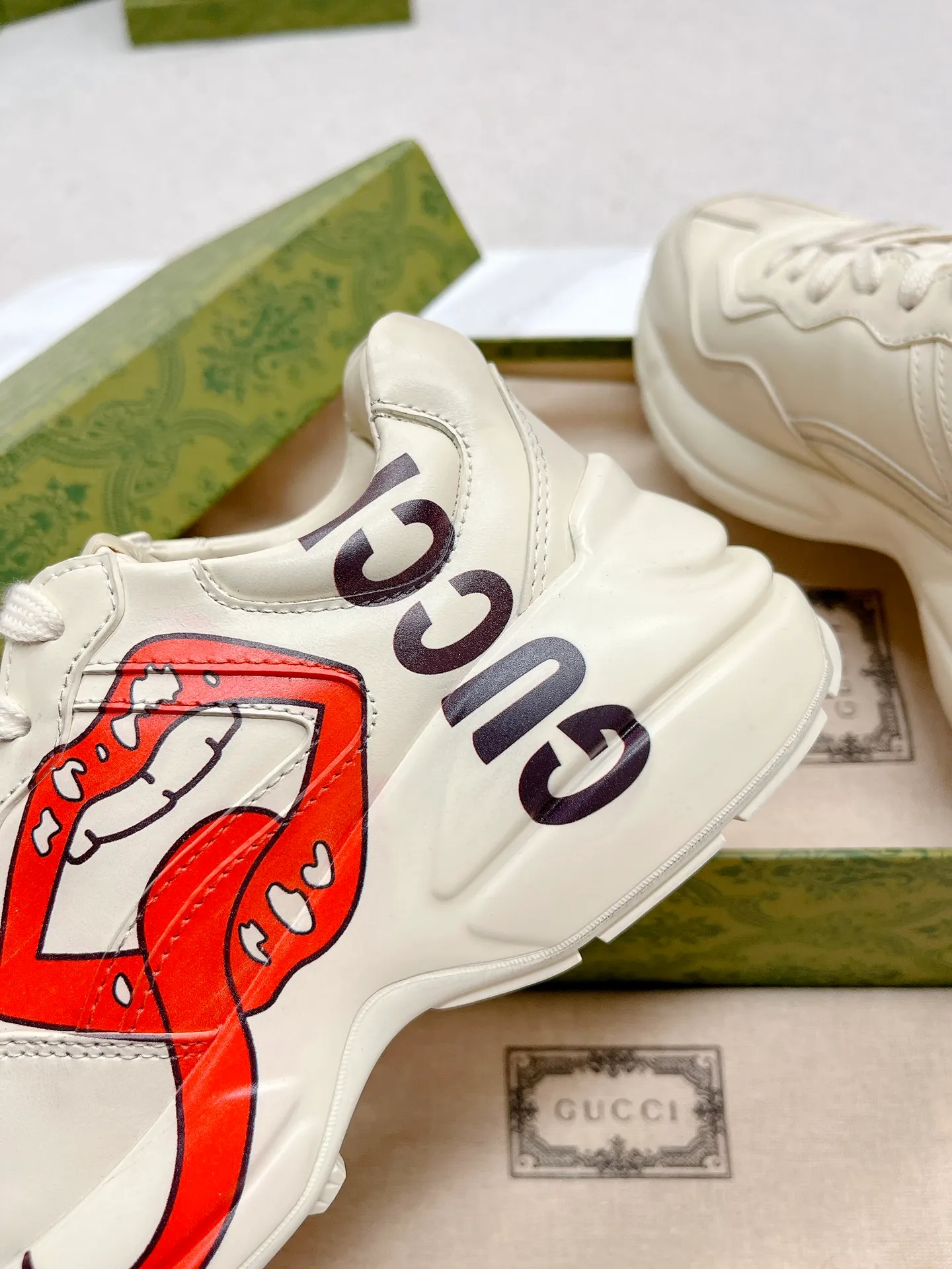 👟👟Ex-factory price 700👟👟 Men +10 Gucci’s top version of couple’s dad shoes series is new! 🖤 ⚠GG couple’s dad shoes have been very popular in recent years; new colors are updated constantly; new colors are updated, and our home and counters have new ones at the same time. This classic dad shoe is popular among celebrities and Internet celebrities. Anchors and others are sure to plant grass and call ❤ Classic fashion style, distressed leather surface, 5D drawing printing; mixed surface splicing colors, etc... Original customization (off-white eco-friendly cowhide, first layer of cowhide inside), original outsole... Shiny colorful drawings embellish the sides of the shoe body, old color rubbing, package production technology, 1:1 creation / only to make the best shoes. ⚠️ Comes with high-end full package at the counter. …………………………………………………… 👑❥∙Colour: Doraemon model/Mickey Mouse model/Lip model/Donald Duck model/Anchor model/Classic red and green striped logo model/NY letter model/Rainbow letter model/Red ebony cloth model/G letter pink cloth model/North Face joint model/Little Bear model/New blue color model/New orange color model 👑❥∙Size: Women’s model 35-40 Men's 39-44
